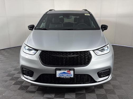 Silver 2026 Chrysler Pacifica Limited