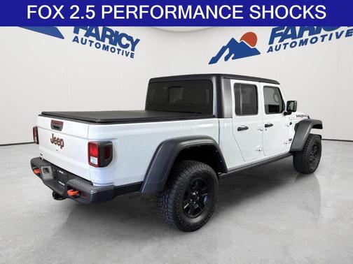 Bright White Clearcoat 2022 Jeep Gladiator Mojave