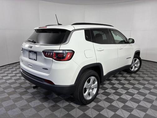 White Clearcoat 2018 Jeep Compass Latitude