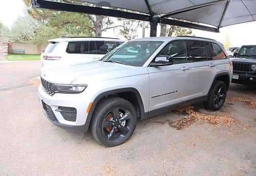 2025 Jeep Grand Cherokee Laredo