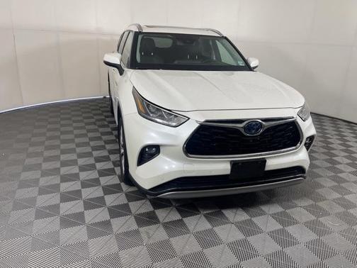 2021 Toyota Highlander Hybrid Platinum