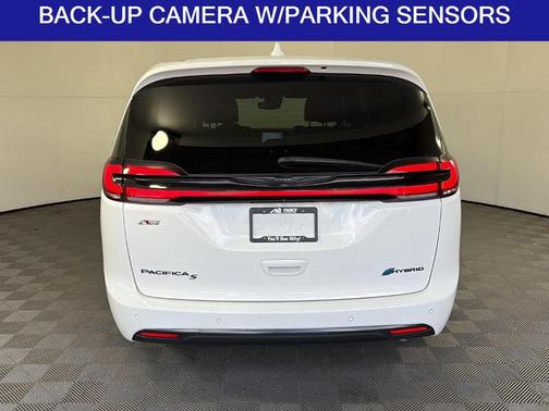 Bright White Clearcoat 2022 Chrysler Pacifica Hybrid Limited