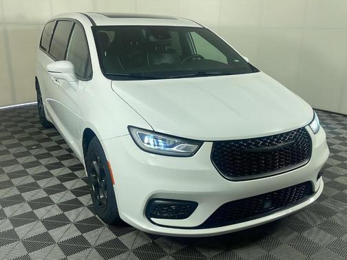 Bright White Clearcoat 2022 Chrysler Pacifica Hybrid Limited