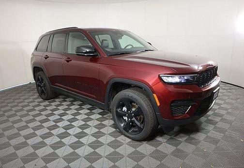 2025 Jeep Grand Cherokee Laredo