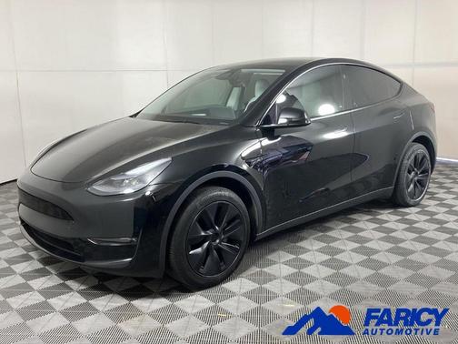 Pearl White Multi 2025 Tesla Model Y Long Range