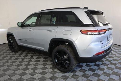 Silver 2025 Jeep Grand Cherokee Limited