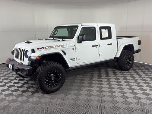 Bright White Clearcoat 2022 Jeep Gladiator Mojave