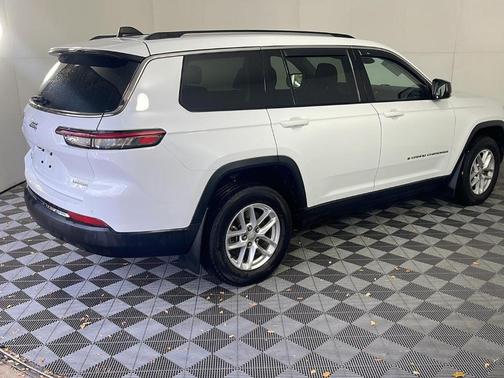 2022 Jeep Grand Cherokee L Laredo