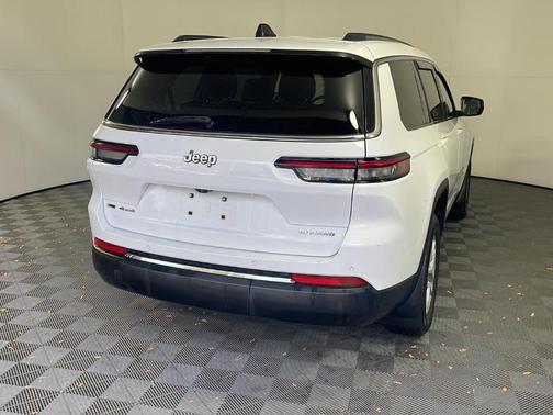 2022 Jeep Grand Cherokee L Laredo