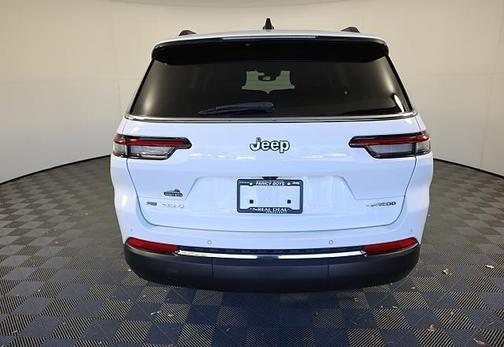 2022 Jeep Grand Cherokee L Laredo