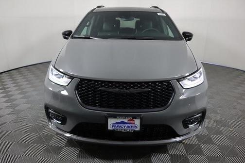 2025 Chrysler Pacifica Hybrid Select