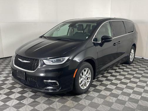2024 Chrysler Pacifica Touring-L