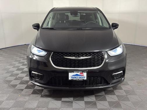2024 Chrysler Pacifica Touring-L