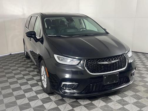 2024 Chrysler Pacifica Touring-L