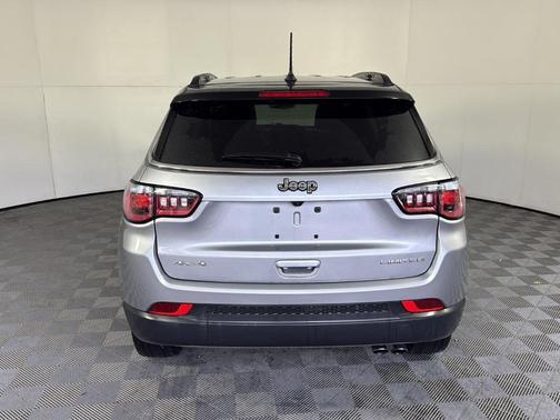 Billet Silver Metallic Clearcoat 2022 Jeep Compass Limited