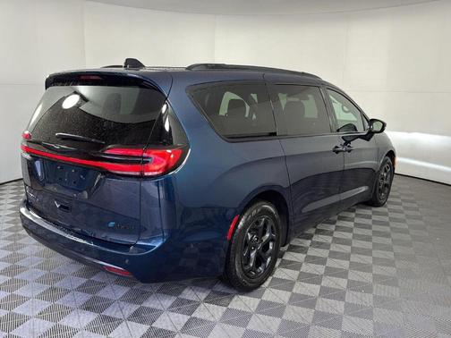 Fathom Blue Pearlcoat 2025 Chrysler Pacifica Hybrid Select