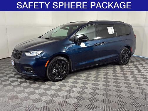 2025 Chrysler Pacifica Hybrid Select
