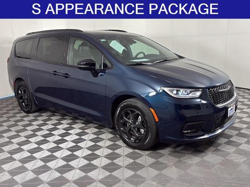 2025 Chrysler Pacifica Hybrid Select