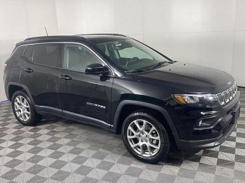 2022 Jeep Compass Latitude Lux