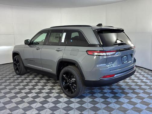 Gray 2027 Jeep Grand Cherokee Limited
