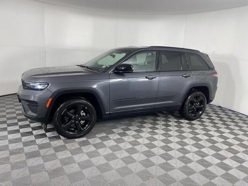 2022 Jeep Grand Cherokee Altitude