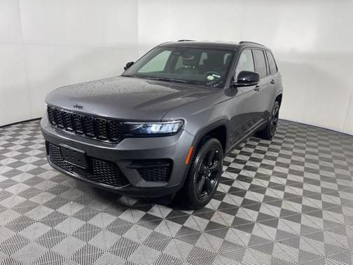 2022 Jeep Grand Cherokee Altitude