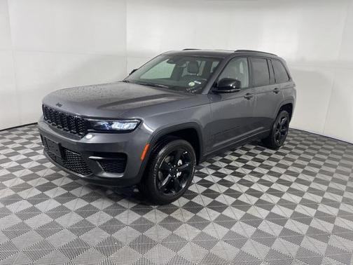 2022 Jeep Grand Cherokee Altitude