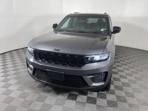 2022 Jeep Grand Cherokee Altitude