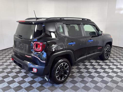 Black Clearcoat 2023 Jeep Renegade Trailhawk
