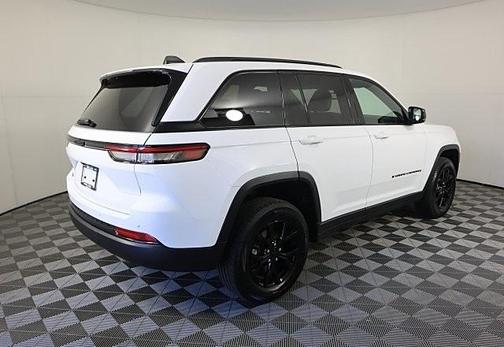 2024 Jeep Grand Cherokee Laredo