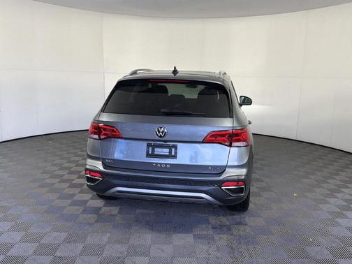 Platinum Gray Metallic 2022 Volkswagen Taos 1.5T SEL