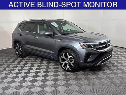 Platinum Gray Metallic 2022 Volkswagen Taos 1.5T SEL