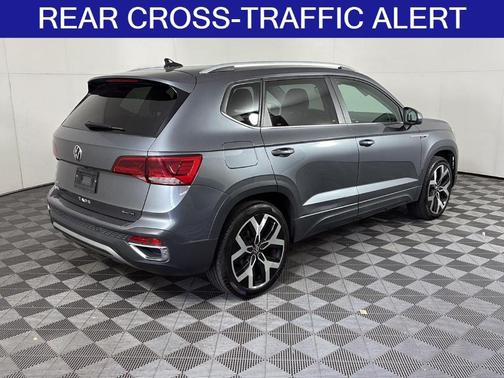 Platinum Gray Metallic 2022 Volkswagen Taos 1.5T SEL