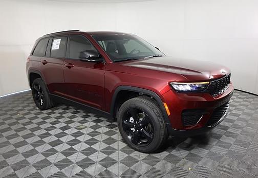 2025 Jeep Grand Cherokee Laredo