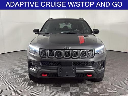 Granite Crystal Clearcoat Metallic 2023 Jeep Compass Trailhawk
