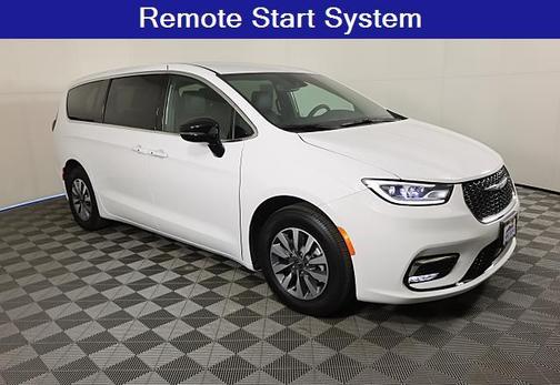 2025 Chrysler Pacifica Hybrid Select