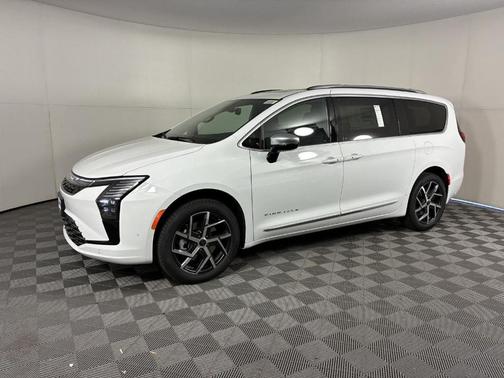 White 2027 Chrysler Pacifica Pinnacle