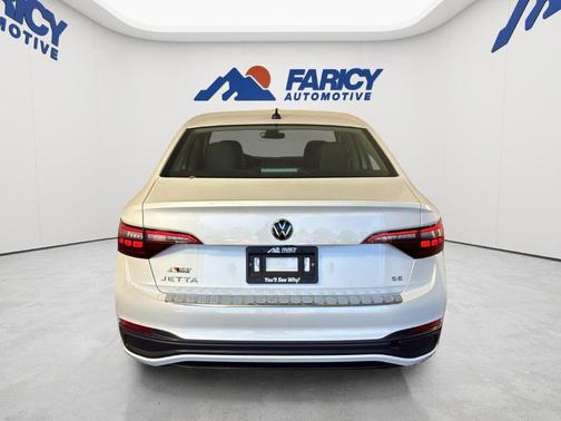 Opal White Pearl Effect 2024 Volkswagen Jetta 1.5T SE