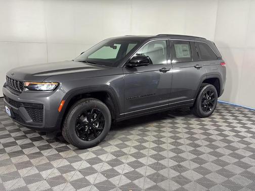 2026 Jeep Grand Cherokee Laredo