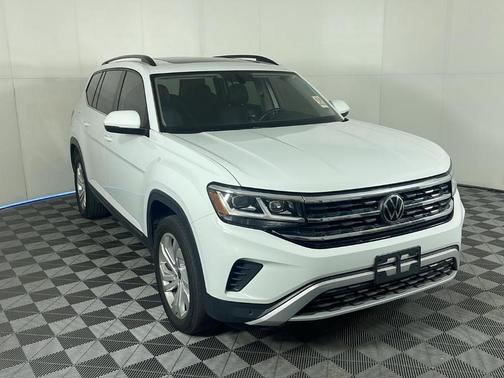 Pure White 2023 Volkswagen Atlas 3.6L SE w/Technology