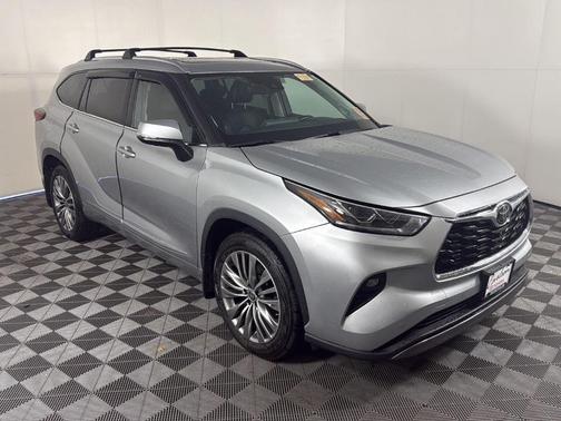 Celestial Silver Metallic 2022 Toyota Highlander Platinum
