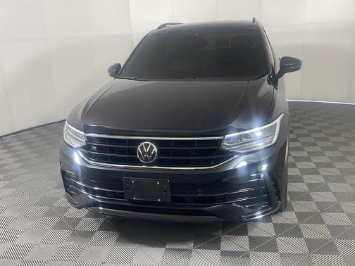 2024 Volkswagen Tiguan 2.0T SE R-Line Black