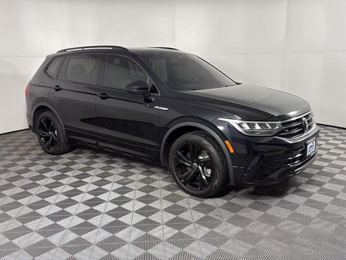 2024 Volkswagen Tiguan 2.0T SE R-Line Black