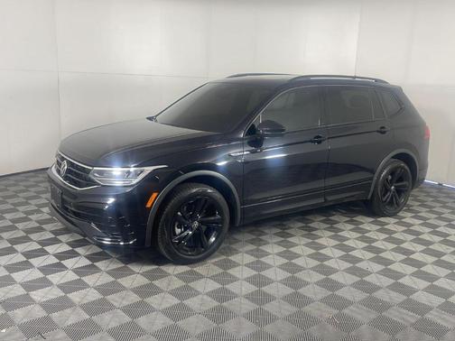 2024 Volkswagen Tiguan 2.0T SE R-Line Black