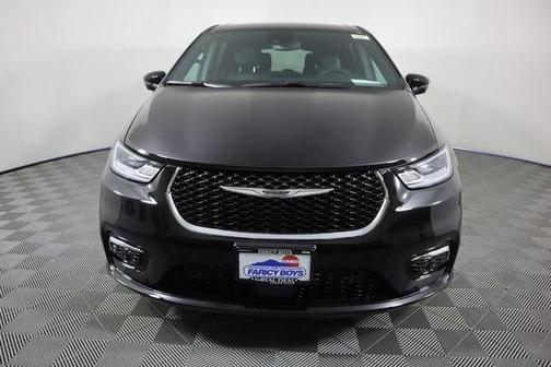 2025 Chrysler Pacifica Hybrid Select