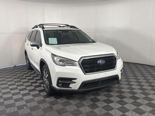 Crystal White Pearl 2022 Subaru Ascent Touring 7-Passenger