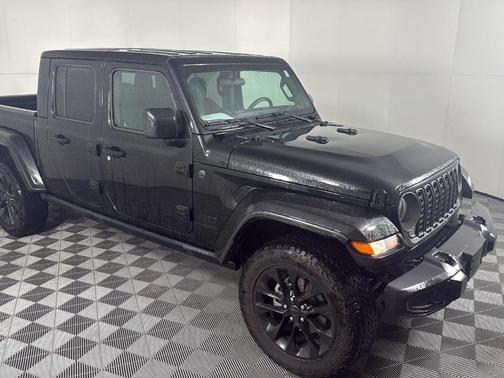 Black Clearcoat 2025 Jeep Gladiator Sport