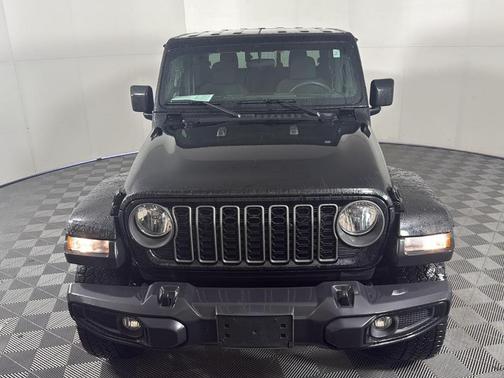 Black Clearcoat 2025 Jeep Gladiator Sport