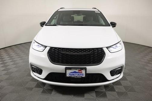 2025 Chrysler Pacifica Hybrid Select