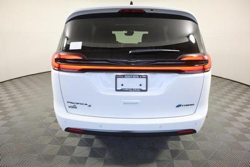 2025 Chrysler Pacifica Hybrid Select